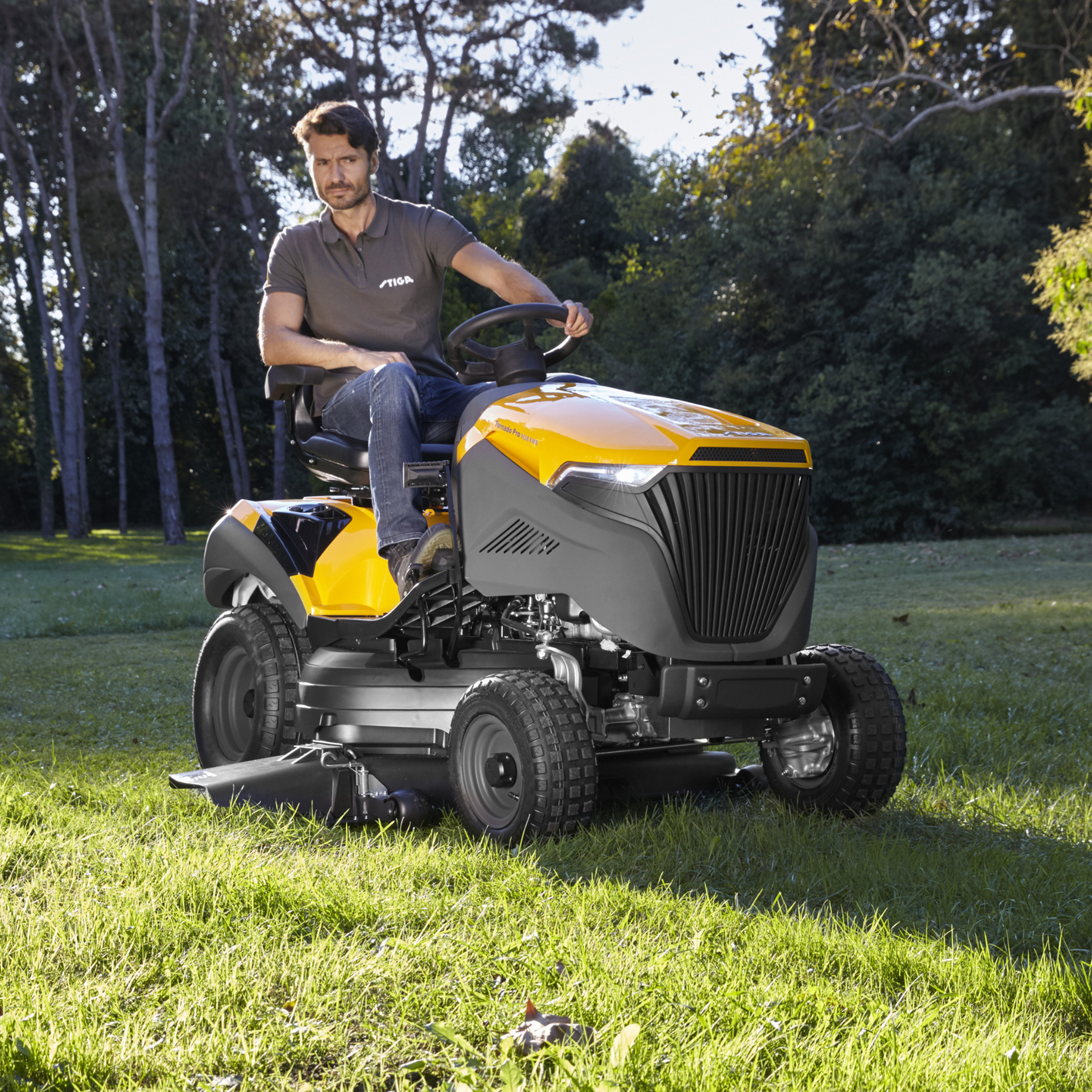 STIGA ESTATE 7122W $10,299 GST incl. ride on lawn mowers nz